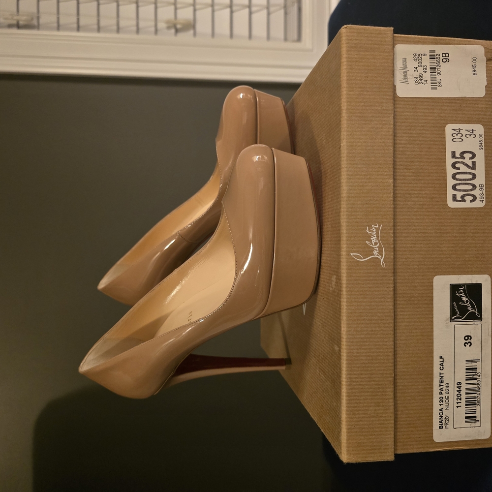 Neiman Marcus Tan and Red Heels with Pointed Toe and Stiletto Design